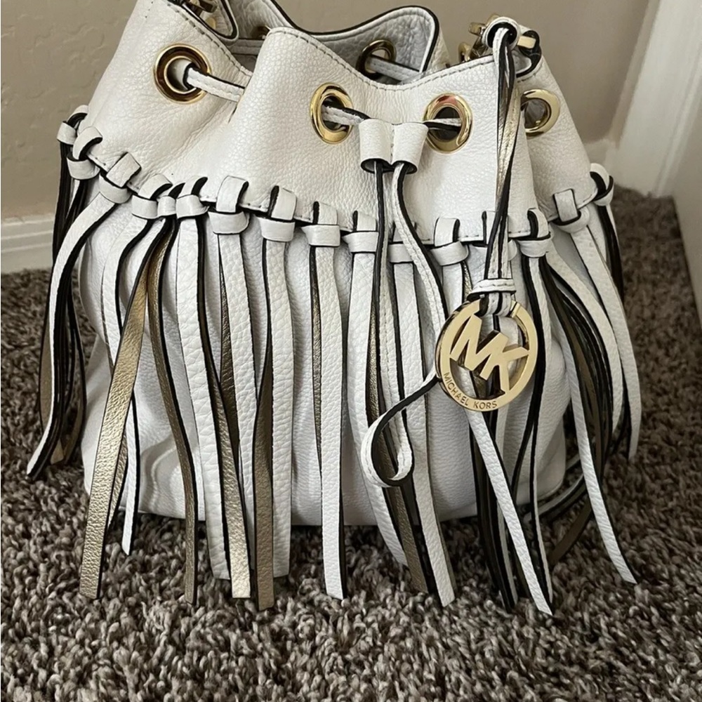 Michael Kors Christie Messenger Fringe Bag. White and Gold Pristine